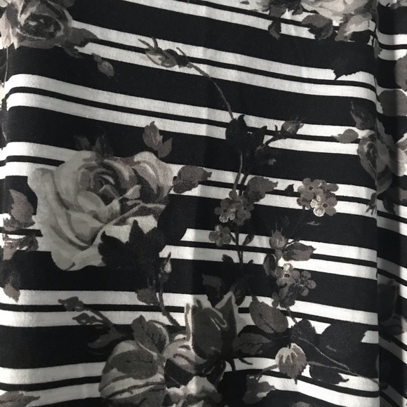 Lularoe long sleeved dress - Picture 2 of 4